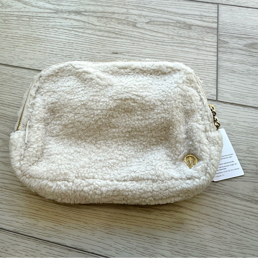 Lululemon Everywhere belt bag Large Fleece 2L